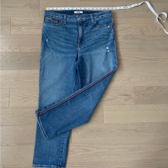 TOMMY | High Rise Straight Ankle Jeans - Picture 2 of 16